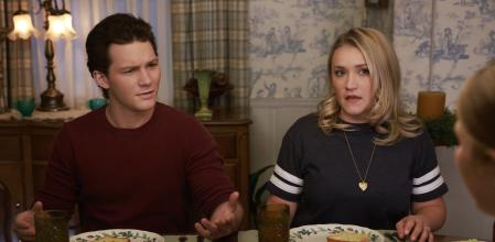 Montana Jordan y Emily Osment están preparados para emanciparse a su propia serie.