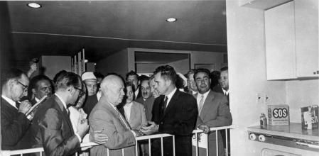 Jruschov ante ­Nixon, ­comunismo frente a ­capitalismo, enfrentados