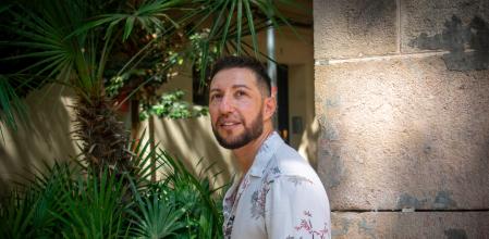 Anthus, cantante y compositor italiano de jazz fotografiado en la Plaza de la Virreina de Barcelona.