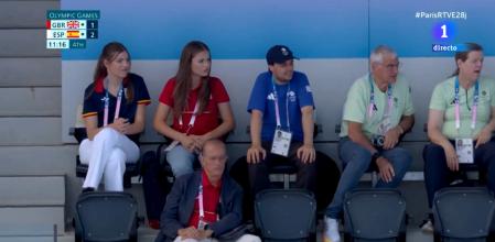 Error garrafal en RTVE: confunde a la princesa Leonor y a la infanta Sofía con jugadoras de hockey