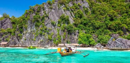 Playa en la isla de Palawan, en Puerto Princesa (Filipinas)