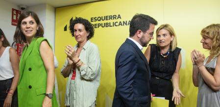 FOTO ALEX GARCIA 2024/07/29. La portavoz de Esquerra Raquel Sans junto a la secretaria general de Esquerra, Marta Rovira, el presidente de la Generalitat, Pere Aragonés y la diputada Marta Vilalta en la rueda de prensa tras la reunión que ha mantenido el partido este lunes en Barcelona con el fin de llegar a un acuerdo con los socialistas para la investidura.