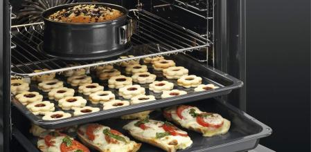 Podrás cocinar a diferentes niveles con este horno AEG
