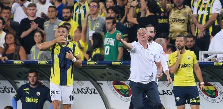 Mourinho durante un partido )