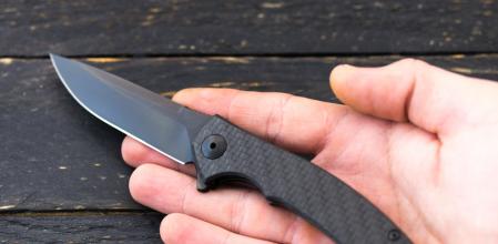 Llevar una navaja en el coche está permitido solo si se trata de un modelo específico y guardada de manera segura 