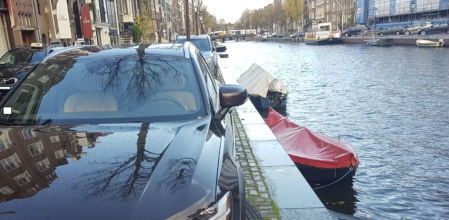 Es un sitio de riesgo: un mal cálculo y el coche se va al agua