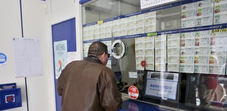 Administración de Loterías ubicada en el número 9 de la calle Virgen de la Capilla 9 de Jaén, donde se ha vendido parte del segundo premio de la Lotería del Niño 2023 con el número 72289.