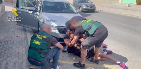 Dos hombres, de 30 y 62 años, han sido detenidos por la pelea tras recibir el alta médica