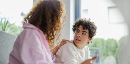 Los adolescentes necesitan la empatía y paciencia de sus padres durante su desarrollo.