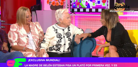 Carmen Menéndez, madre de Belén Esteban, visita por sorpresa el plató de 'Ni que fuéramos'