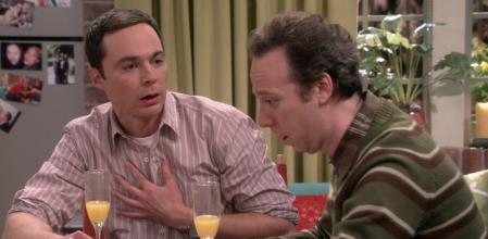 Jim Parsons con Kevin Sussman en una imagen de 'The Big Bang Theory'