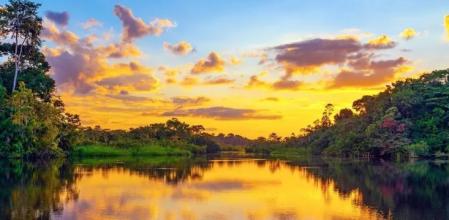 Puesta de sol en Amazonas, Tena