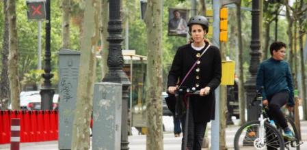 Barcelona prevé hacer obligatorio el casco por patinetes eléctricos a partir de abril