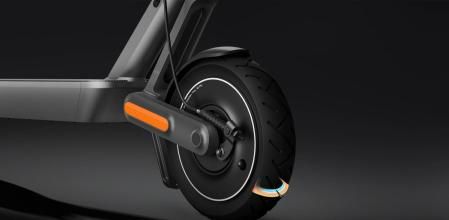 Las ruedas de este patinete son macizas