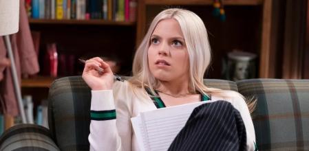 Reneé Rapp era Leighton, la más pija y viperina del grupo.