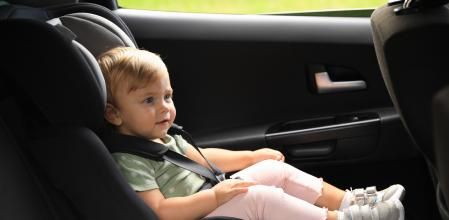 Tras un choque o accidente, debes reemplazar elementos de seguridad como la sillita infantil.