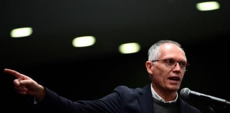 El ex-CEO de Stellantes, Carlos Tavares, durante una presentación a la prensa. (Photo by MARCO BERTORELLO / AFP)