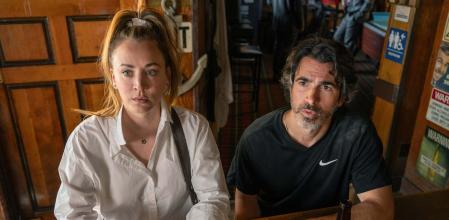 Kaley Cuoco y Chris Messina, un matrimonio atropellado por la vida... y por un cuñado psicópata.