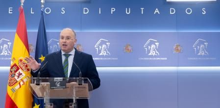 El portavoz del PP en el Congreso, Miguel Tellado, durante una rueda de prensa posterior a la Junta de Portavoces, en el Congreso de los Diputados, a 10 de diciembre de 2024, en Madrid (España).
