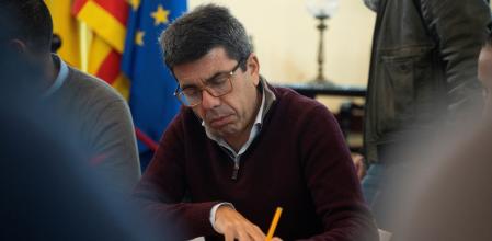 El president de la Generalitat, Carlos Mazón, asiste a una reunión de la mesa de Agricultura, a 12 diciembre de 2024, en Valencia, Comunidad Valenciana (España). El fin de la reunión es reconstruir el campo dañado por la riada del pasado 29 de octubre.