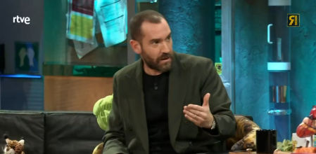 Jorge Ponce asegura en 'La Revuelta' que comenzamos el año nuevo con retraso debido a un fallo en la tradición de las 12 campanadas