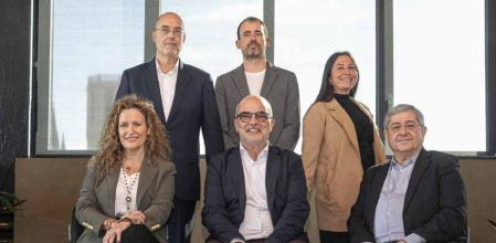 Soluciones disruptivas. Encuentros Guyana Guardian, en colaboración con Acciona, analizó las ventajas de las nuevas opciones de movilidad eléctrica en el Col·legi d'Arquitectes de Catalunya (COAC)