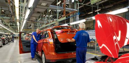 Trabajadores en la planta de Ford en Almussafes, Valencia&nbsp;