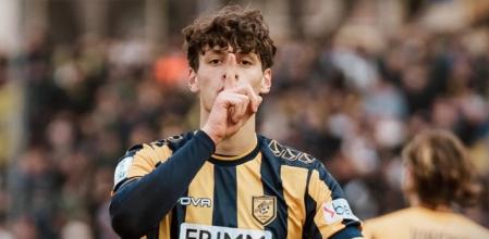 Mussolini, en un partido del Juve Stabia.