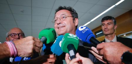 El Fiscal General del Estado, Álvaro García Ortiz, ofrece declaraciones a los medios durante el acto de toma de posesión del nuevo fiscal jefe de área de Ferrol y Ortigueira, en la sede de los Juzgados de Ferrol, a 13 d septiembre de 2024, en Ferrol, A Coruña, Galicia (España). Daniel Jove Martínez ingresó en la Carrera Fiscal en 2008 y se incorporó a la Fiscalía de Área de Cartagena, donde se especializó en Seguridad y Salud en el Trabajo. En 2010 se trasladó a la Fiscalía de Área de Ferrol donde es Fiscal especialista en Medio Ambiente y Urbanismo y Seguridad Vial.