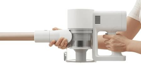 Su aspecto minimalista nos deja ver el tanque de suciedad