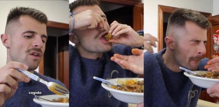 Tras varias náuseas, finalmente se mete un caracol en la boca.