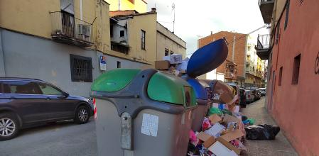 Acumulación de bolsas de basura los días 25 y 26 de diciembre en Girona.