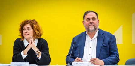 Foto ANDREA MARTÍNEZ PASTOR 23/12/2024. Reunión de la dirección del partido político de Esquerra Republicana de Catalunya en la sede nacional de ERC, en la calle Calàbria, 166, Barcelona. El Presidente del partido, Oriol Junqueras, preside la mesa junto a la Secretaria General, Elisenda Alamany.