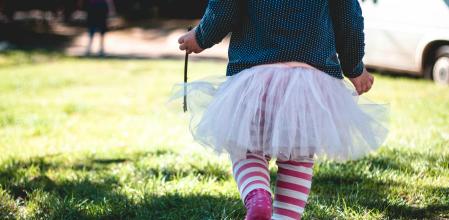 Los niños se pueden comportar de manera diferente según la confianza que tengan con cada persona.