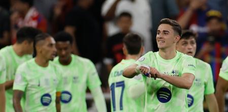 YEDA (ARABIA SAUDÍ), 08/01/2025.- El centrocampista del FC Barcelona Gavi celebra tras anotar el 1-0 que abre el marcador para el equipo culé durante el encuentro de semifinales de la Supercopa de España de fútbol que enfrenta este miércoles al FC Barcelona y al Athletic de Bilbao en el estadio Rey Abdullah de Yeda (Arabia Saudí). EFE/ Alberto Estévez