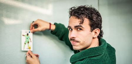 17 - 12 - 2024 / Barcelona / Entrevista a Miki Noelle, ilustrador, para Vuelta y Vuelta / Foto: Llibert Teixidó