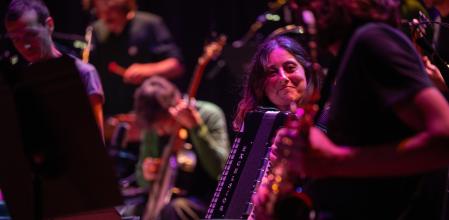 Un momento de la interpretación de 'In C' en la sala 2 de L'Auditori