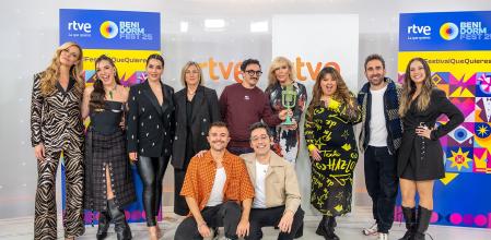 El elenco del Benidorm Fest 2025 durante la presentación en RTVE
