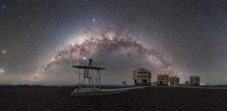 El cielo del Observatorio Paranal se considera como uno de los más prístinos del mundo