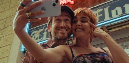 Joan Amargós y Verónica Echegui, una pareja de amigos improbable.