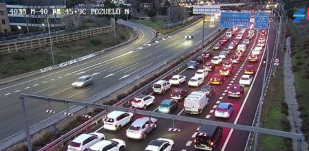 Un incendio  ha provocado un fuerte atasco en Madrid