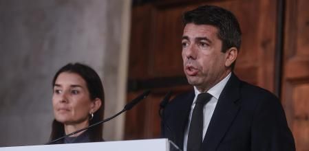El presidente de la Generalitat Valenciana, Carlos Mazón, y la consellera de Hacienda y Economía, Ruth Merino, durante una rueda de prensa