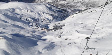 Las 15 pistas rojas y 16 negras -que supone el 72% de pistas de la estación-, auguran mejores descensos para los esquiadores consagrados