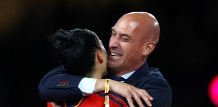 FILE PHOTO: Soccer Football - FIFA Women's World Cup Australia and New Zealand 2023 - Final - Spain v England - Stadium Australia, Sydney, Australia - August 20, 2023 Spain's Jennifer Hermoso celebrates with President of the Royal Spanish Football Federation Luis Rubiales after the match REUTERS/Hannah Mckay/File Photo