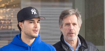 Carlo Costanzia padre no dudó en salir en apoyo de su hijo en sus momento más complicado.