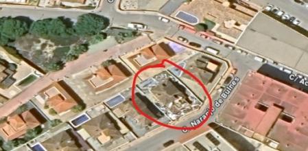 Llena su casa de basura durante seis años y los vecinos denuncian plagas y amenazas