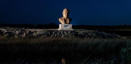 A bust of SpaceX CEO Elon Musk stands on a roadside in Brownsville, Texas, U.S., February 6, 2025. REUTERS/Cheney Orr