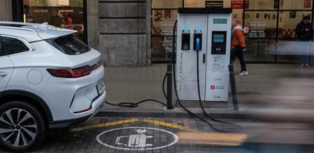 Un cargador de la red de acceso público, en Barcelona