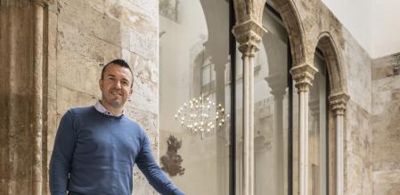 Vicent Mompó antes la la entrevista.