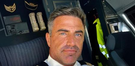 Perico Durán comparte sus consejos y ayuda a la gente a superar su miedo a volar a través de las redes sociales